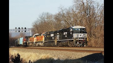 NS 66Q with NS / NS / BNSF / BNSF / Santa Fe