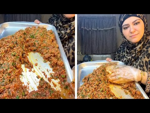 أمي الله يرحمها علمتني ان الست الشاطرة تتعرف من خلطة المحشي بتاعتها