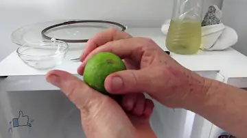 O que fazer para tirar o cheiro de pipoca do microondas?