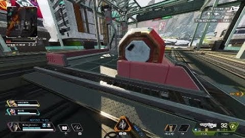 Wiping a squad as Mommy Ash ft. a Loot goblin aka Octane