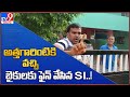 EG dist: Bikkavolu SI visits in-law’s house for Dasara in Samalkot, imposes fine on 2 bikes