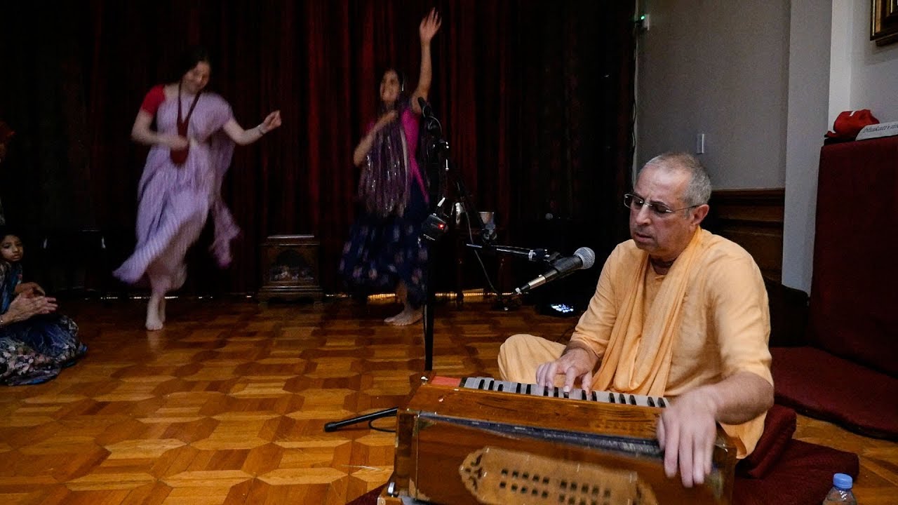 H.H. Niranjana Swami - Hare Krishna Kirtan - 7/21/2019