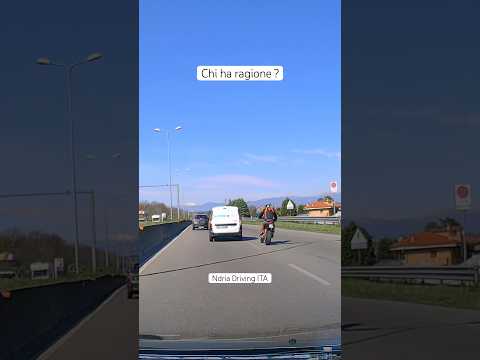Video Chi ha ragione ? #automobile #autostrada #traffico #dashcam #incidente