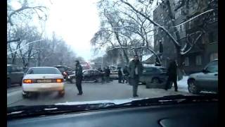 Авария на ул. Макатаева 24.02.2011