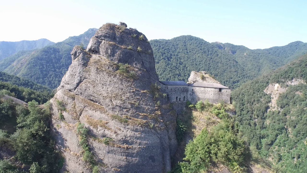 castello della pietra di vobbia