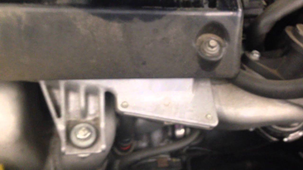 2007 Mazda CX-7 engine popping noise from engine. Please help - YouTube