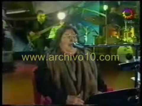 Mercedes Sosa con Diego Maradona en La noche del 10