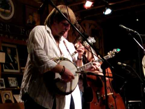 Ron Stewart (Dan Tyminski Band) "Shuckin' the Corn" at The Carter's Fold, Hiltons, VA