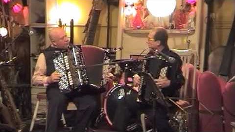 Besame Mucho ( Eddie Bronson& Ross Maio).m4v