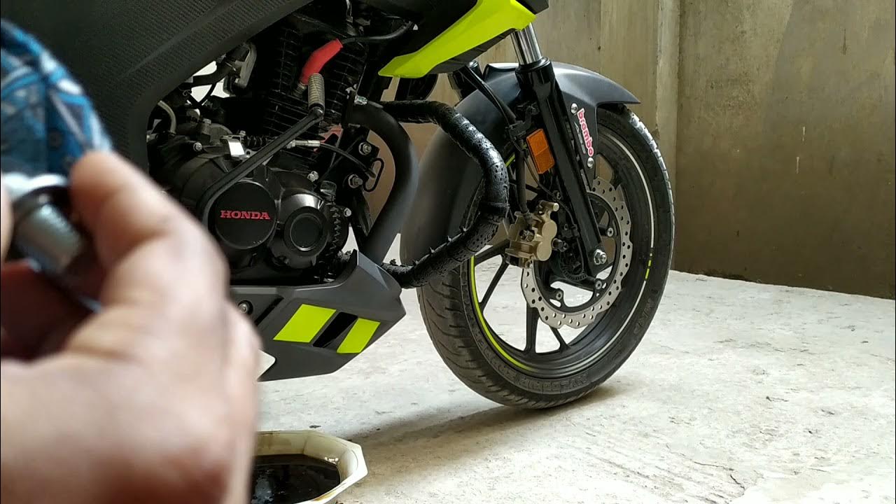 Honda CB Hornet 160R ABS Engine oil change, Chain Clean & Maintenance