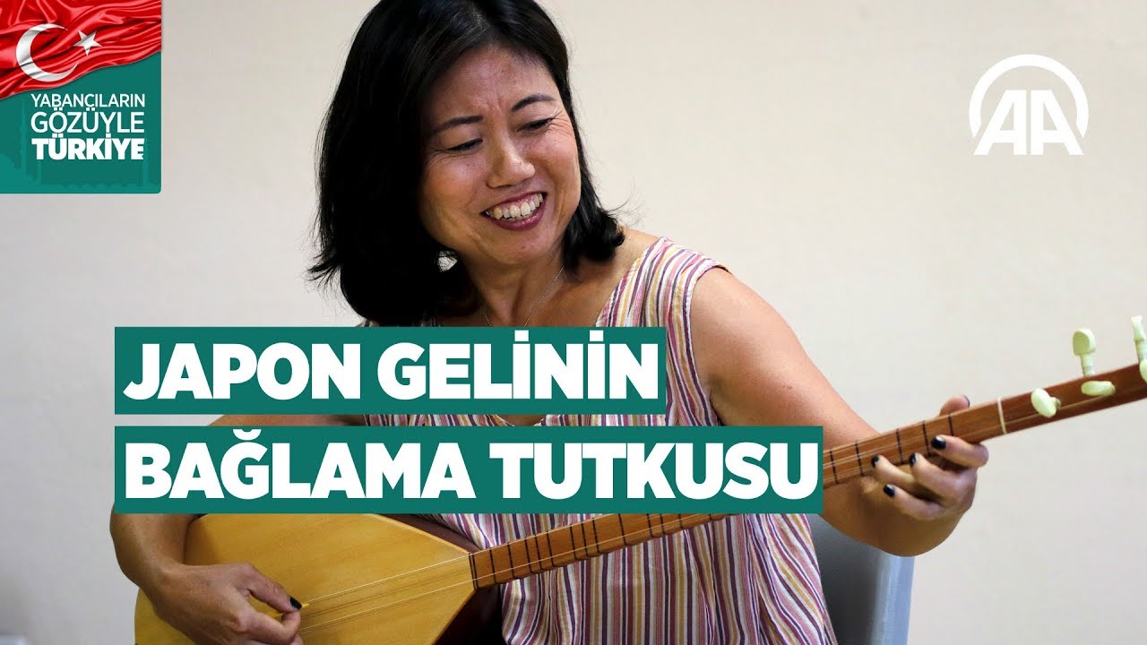 Bağlama ve türkü Japon gelinin tutkusu oldu