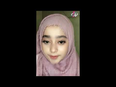 Sundanese girl of Arab descent likes to smoke