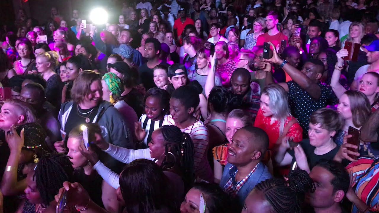 Yemi Alade -Johnny- Live in Helsinki/Finland by: Amara & Dizzy