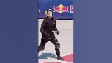 Lí do tại sao anh ấy đội mũ có logo Red Bull