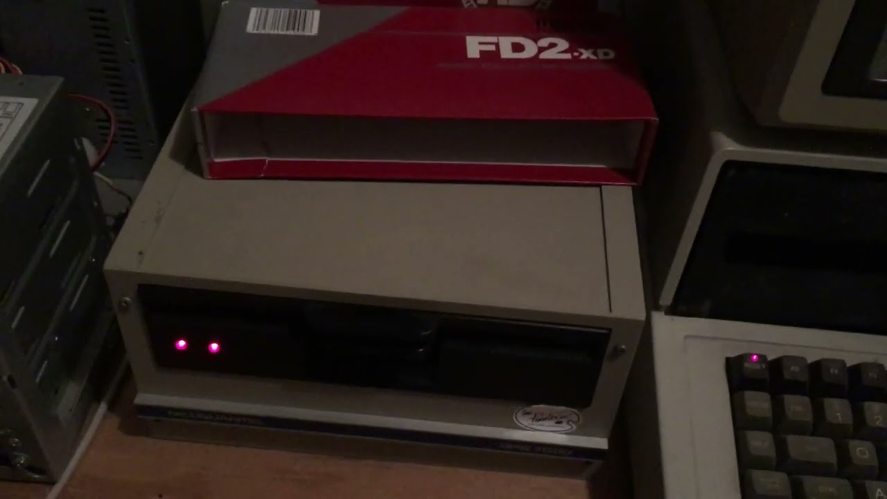 Zenith Z-100 8 inch floppy boot of MS-DOS 1.25 - YouTube