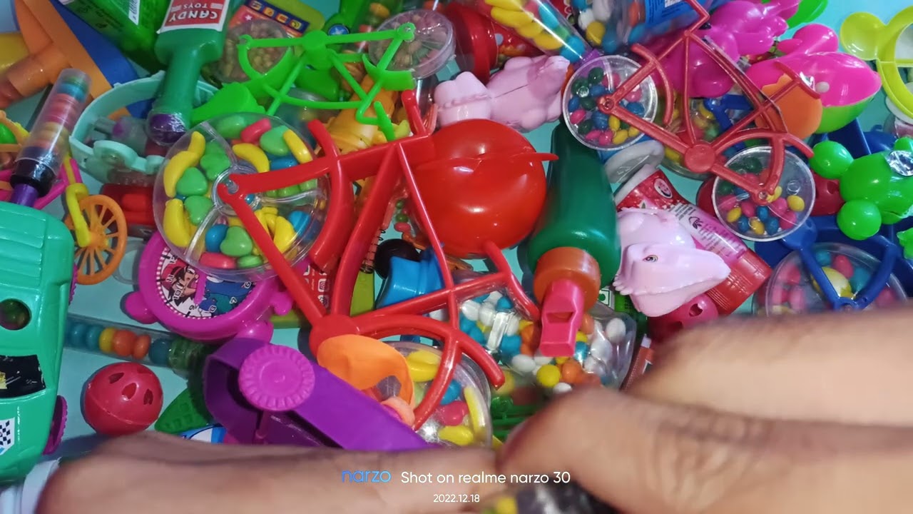 Very Yummy Rainbow Candy Beans, Yummy Gold chocolate, Yummy Green chocolate, Lollipop, opening video