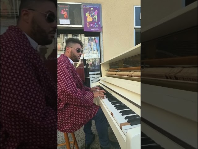 #festival Avez-vous vu un vampire dans les ruelles d'Avignon ?