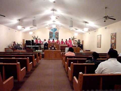 Happy Home Mass Choir - God Still Answers Prayers