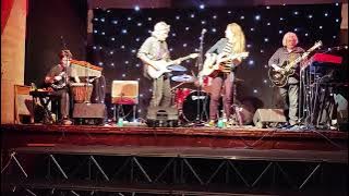 Liz Jones & Broken Windows - Ooh La La