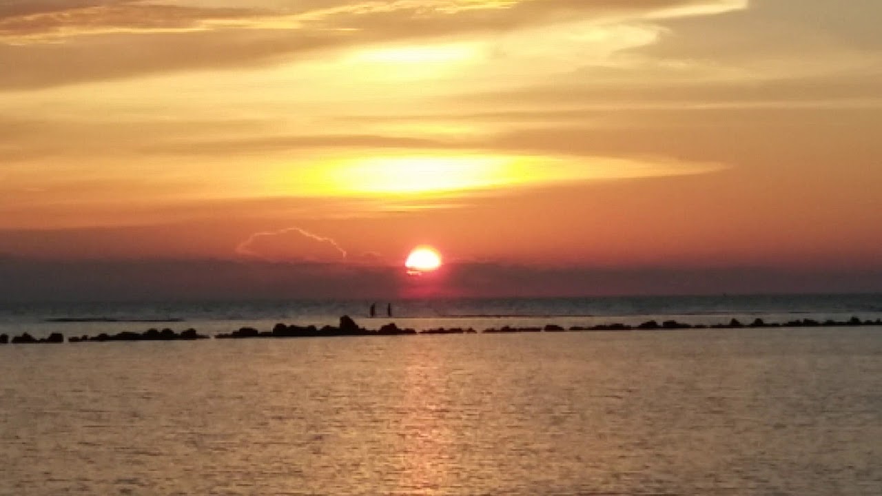 Sunset Di Pantai Bandengan Jepara - tukangpantai