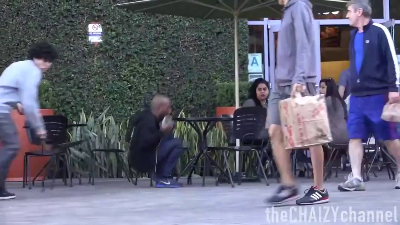 Стул из под жопы | ПРАНК