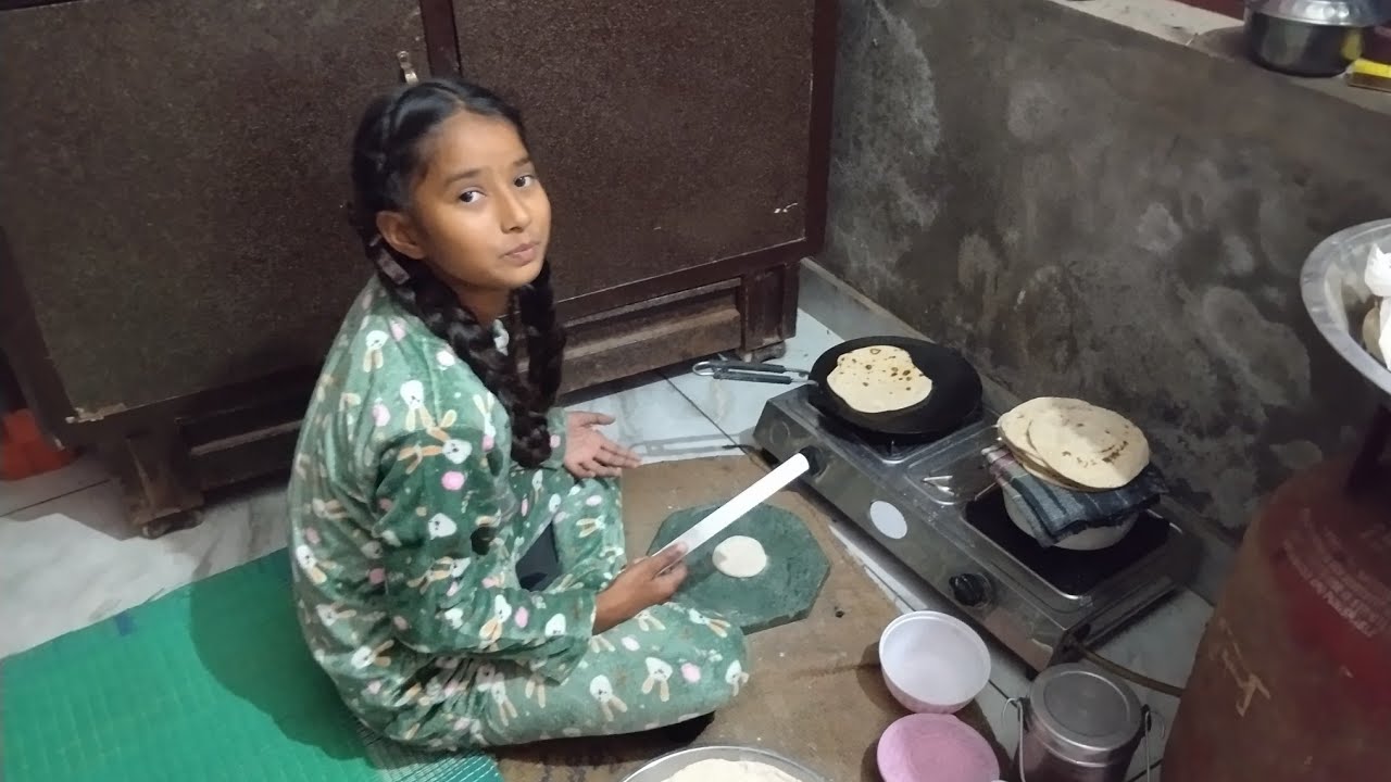 18 January 2026 Aaj mansi na paheli bar roti banayi 🥰❤️