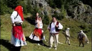 Mehdi Berisha -Tri dite t'bukura. Falemnderit Ansamblit folklorik Autokton RUGOVA.