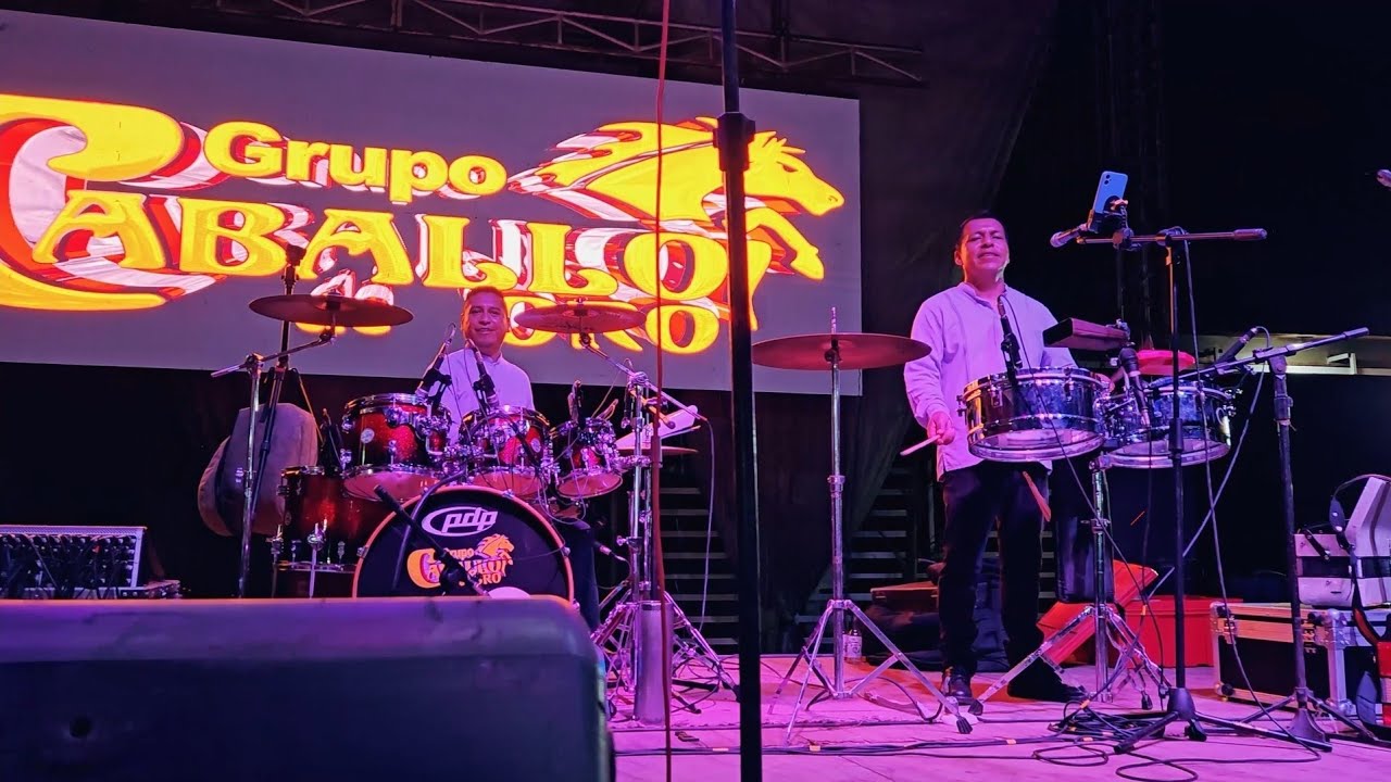 Sones de pochutla (En Vivo 🔴 Bajos de Chila) - Grupo Caballo de Oro 