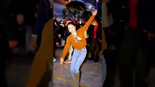夜晚的拉萨街头居然这么热闹？Why are the streets of Lhasa so lively at night? #dance #chinesedancer #shorts