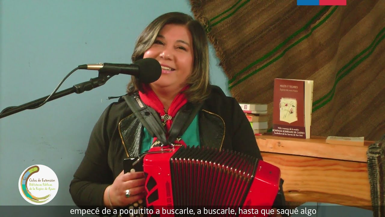 Ciclos de Extensión Bibliotecas Públicas de Aysén: Alejandra y Pascal (Acordeonistas)