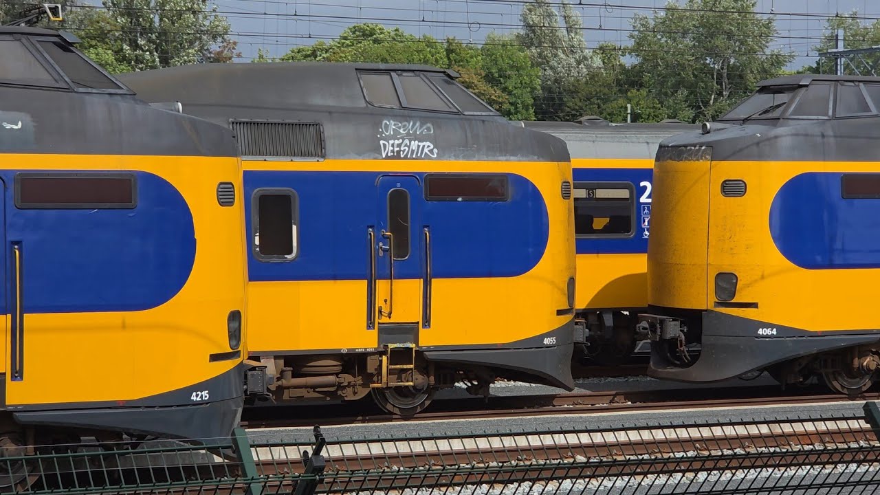 Spoorzicht | NS Afvoer ICMm stellen 4064+4066+4221+4246+4230 komen aan in Arnhem Goederen