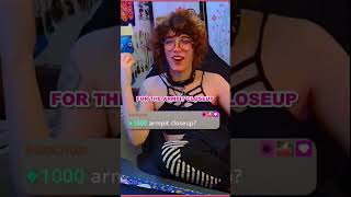 Femboy shows an armpit for 1000 bits