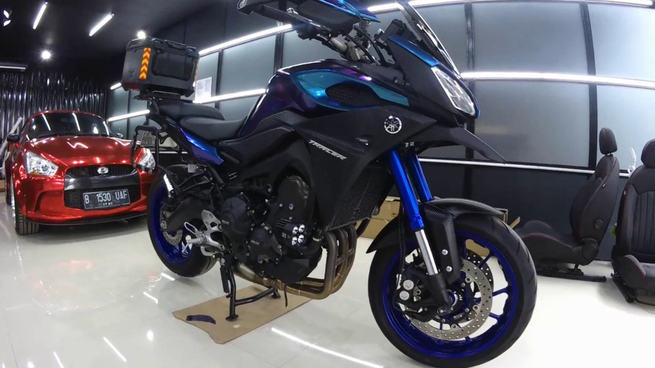 Yamaha MT09 Wrapping teckwrap CK892G Glossy Purple Blue