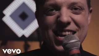 Vignette de la vidéo "Robert DeLong - Long Way Down"