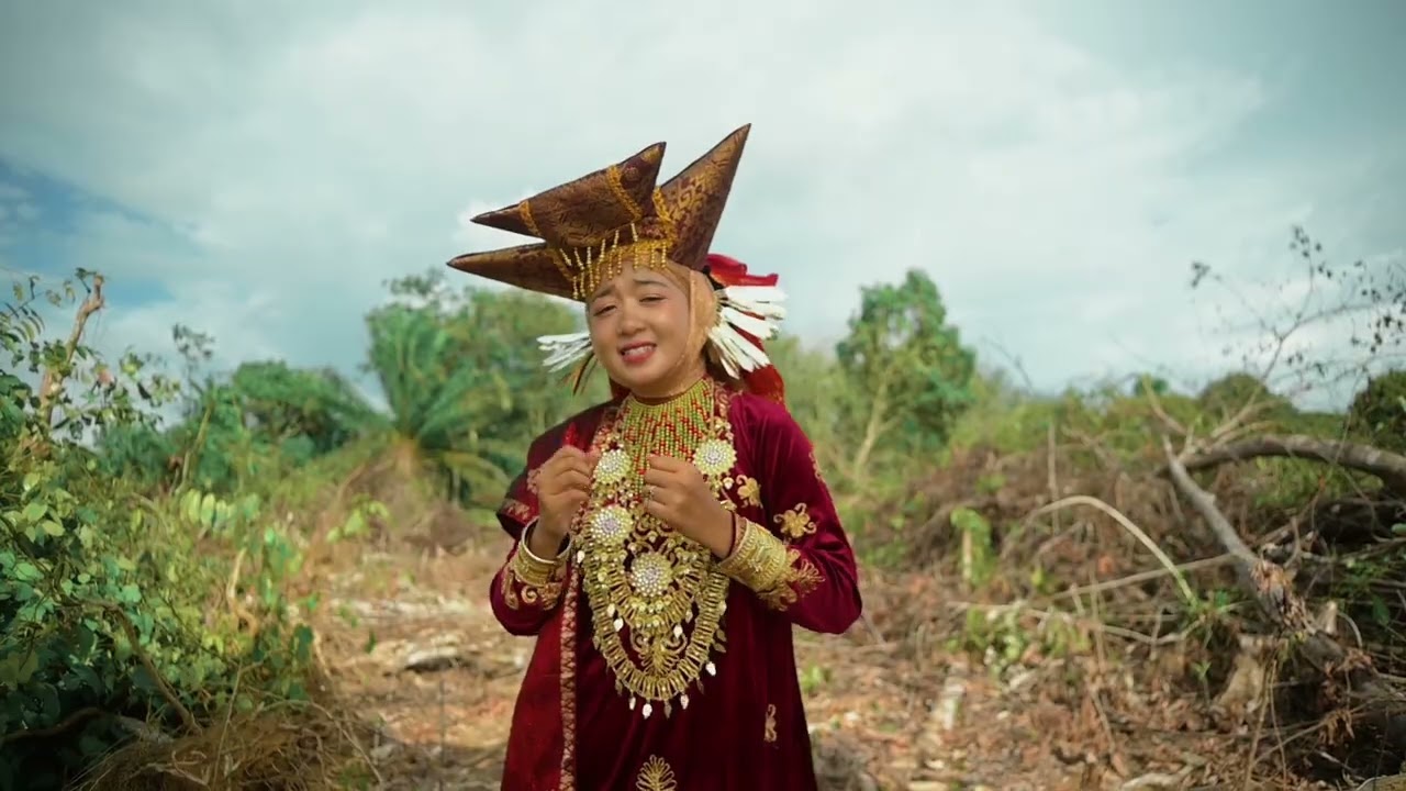 Pasan Buruang Cover Nadila Oktavia SMAN 2 Basa Ampek Balai