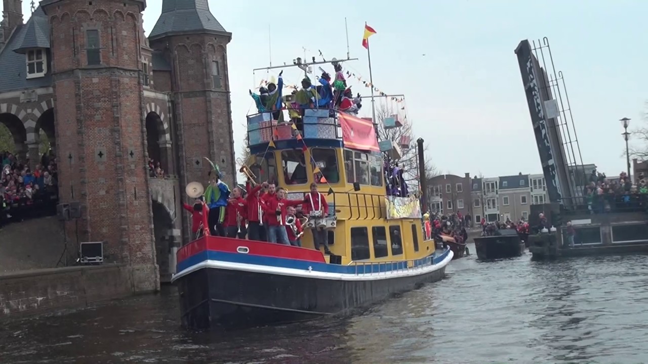 Advendo tijdens de intocht van Sinterklaas 12 11 2016