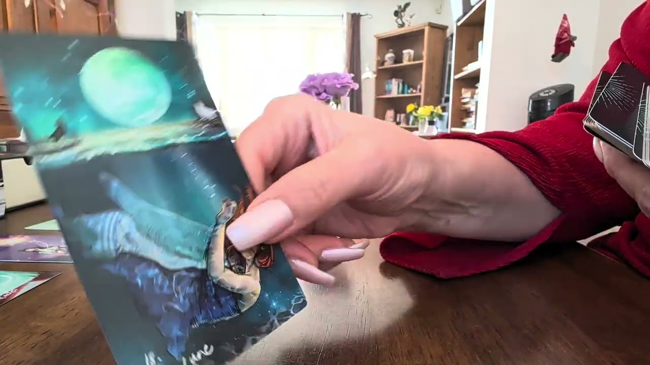 Féminine olympienne spirituelle qui transmute et montre au monde la voie. L'amour en prime?🕺💃♥️🪻🌹🌷🌞