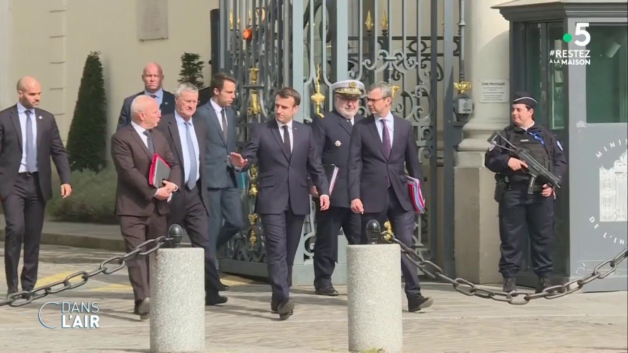 Confinement : bientôt des règles plus strictes ?  - Reportage #cdanslair 20.03.2020