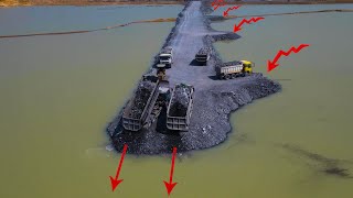 Great Excellent Construction Road Cutting Deep Water Working By Bulldozer And 10 Wheel Dumping Truck