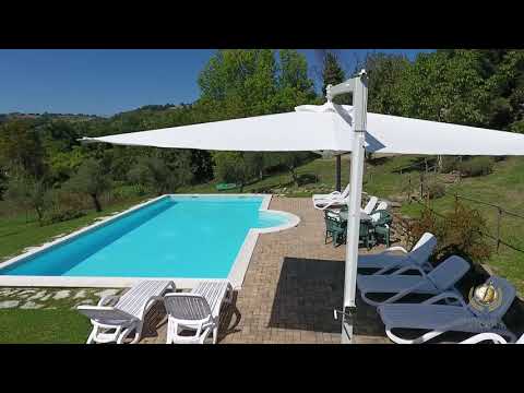 Villa Claudia Outdoors | Luxury villa with pool for rent in Central Italy