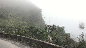 Đường lên Cột Cờ Lũng Cú Hà Giang