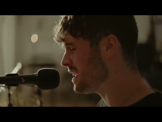 Ethan Hodges - Slipping Through My Fingers (Stripped) [Live Video] class=