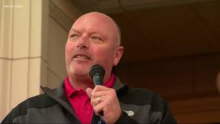 Hundreds gather to honor Detective Doty