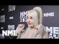 Capture de la vidéo Kim Petras Describes Her "Really Girly Pop" Dream Collab With Camila Cabello At The Nme Awards 2020