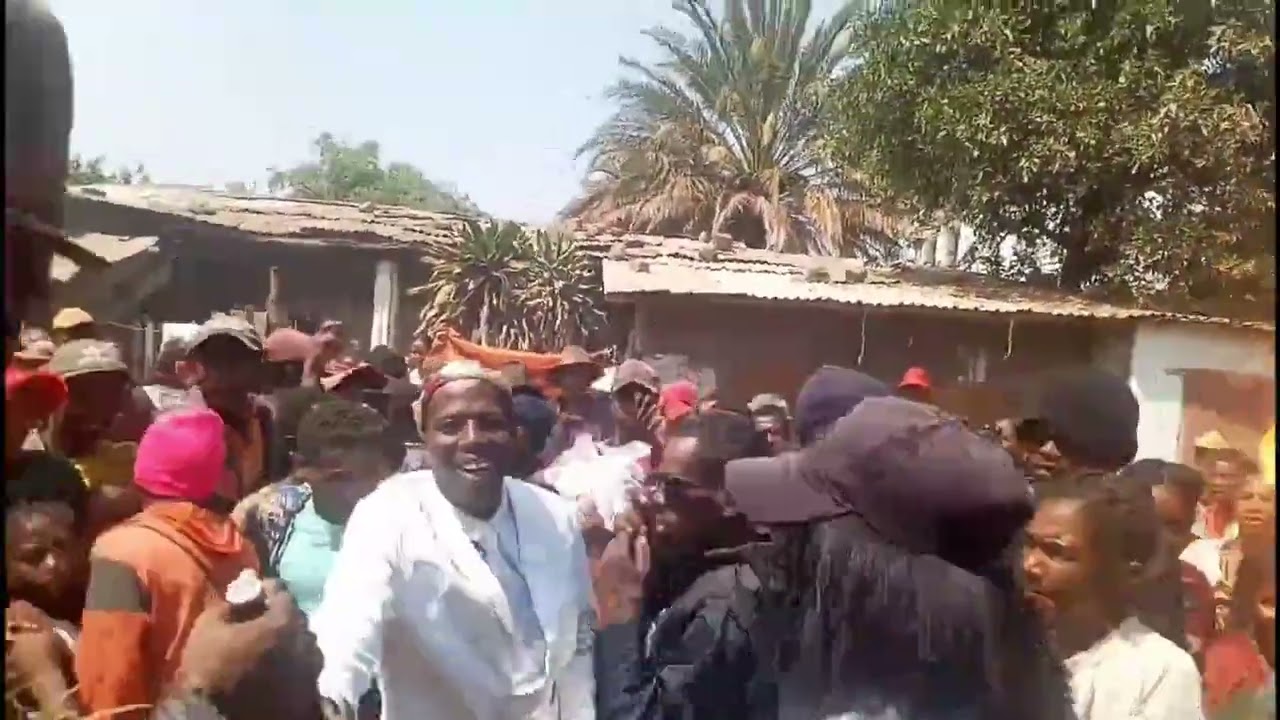 MARC TATANDRAZA MANOHANA AZY DAHOLO NY VAHOAKA AMIN'NY MAHA KANDIDA BEN'NY TANANA AZY