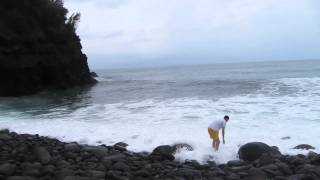 Waves Crashing At Hanakāpīʻai Beach - Nāpali Coast, Kauai