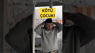 Kötü Çocuk Kitap İnceliyor #shorts