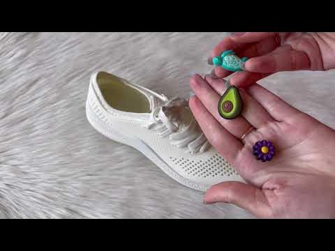 How to properly insert your Crocs Charms/Decor (My Experience) #howto #diy # crocs 