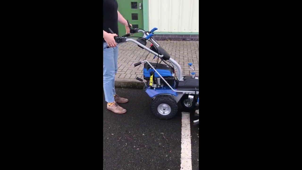 Hyundai HYSW1000 Sweeper In Use