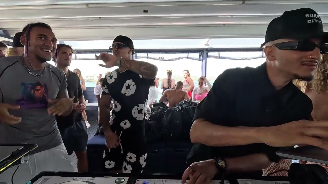 Soak City Boat Party | Sydney Harbour Party Cruise | Le Bleu